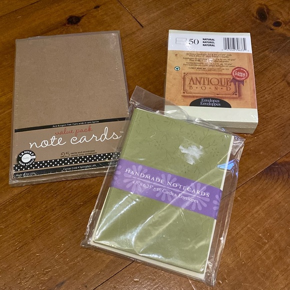 Stationary lot - Picture 1 of 4